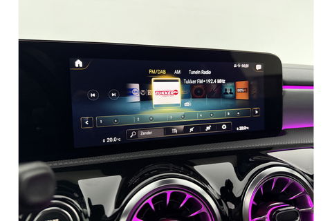 Mercedes-Benz A-Klasse 180 AMG Pano Sfeer LED Virtual Clima Cruise Camera Carplay Navi PDC 19"LMV