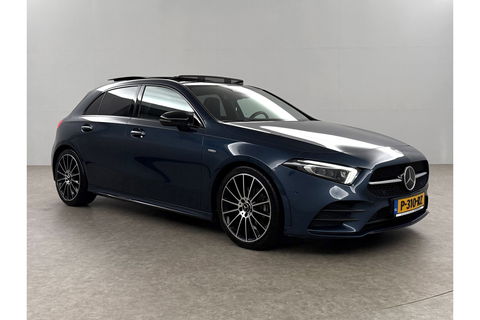 Mercedes-Benz A-Klasse 180 AMG Pano Sfeer LED Virtual Clima Cruise Camera Carplay Navi PDC 19"LMV