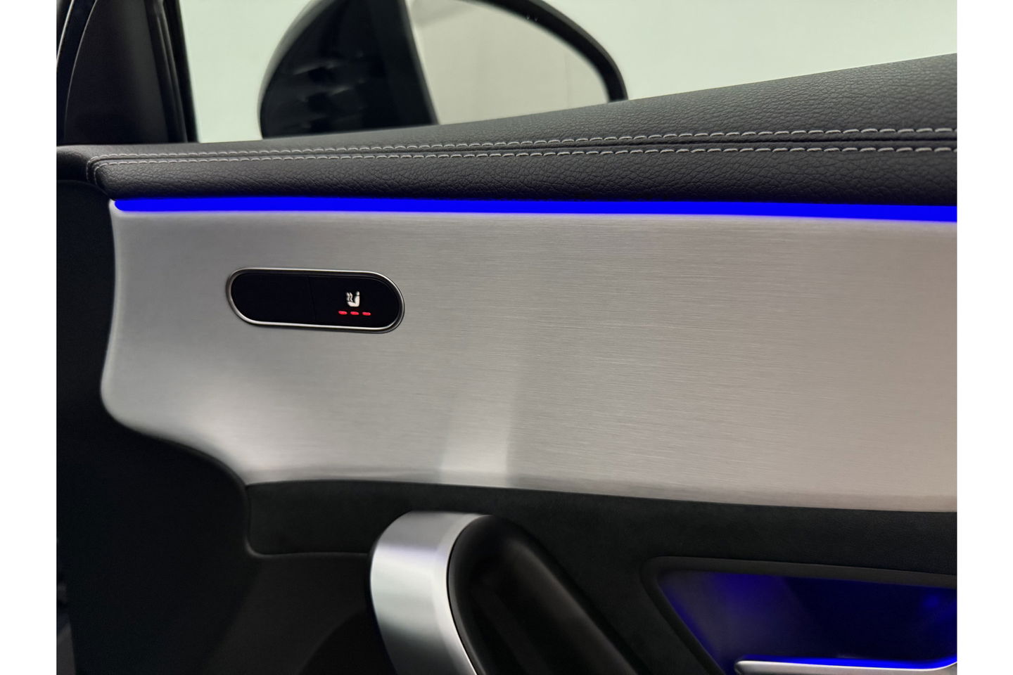Mercedes-Benz A-Klasse 180 AMG Pano Sfeer LED Virtual Clima Cruise Camera Carplay Navi PDC 19"LMV