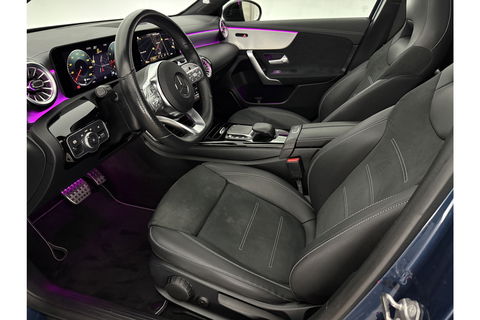 Mercedes-Benz A-Klasse 180 AMG Pano Sfeer LED Virtual Clima Cruise Camera Carplay Navi PDC 19"LMV