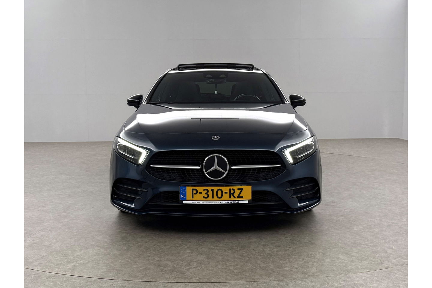 Mercedes-Benz A-Klasse 180 AMG Pano Sfeer LED Virtual Clima Cruise Camera Carplay Navi PDC 19"LMV