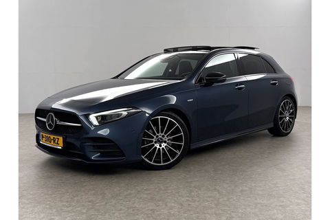 Mercedes-Benz A-Klasse 180 AMG Pano Sfeer LED Virtual Clima Cruise Camera Carplay Navi PDC 19"LMV