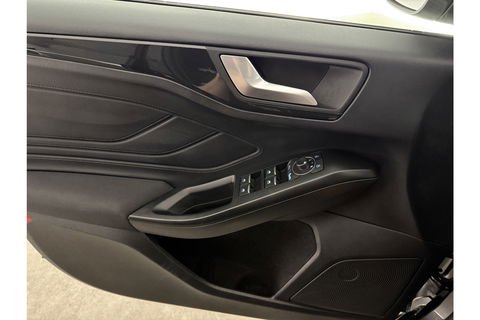 Ford Focus 1.5 EcoBoost ST Line X Business 150PK b&o Virtual LED Clima Cruise Camera Carplay PDC 18"LMV