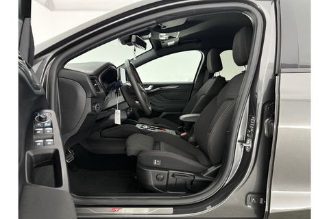 Ford Focus 1.5 EcoBoost ST Line X Business 150PK b&o Virtual LED Clima Cruise Camera Carplay PDC 18"LMV