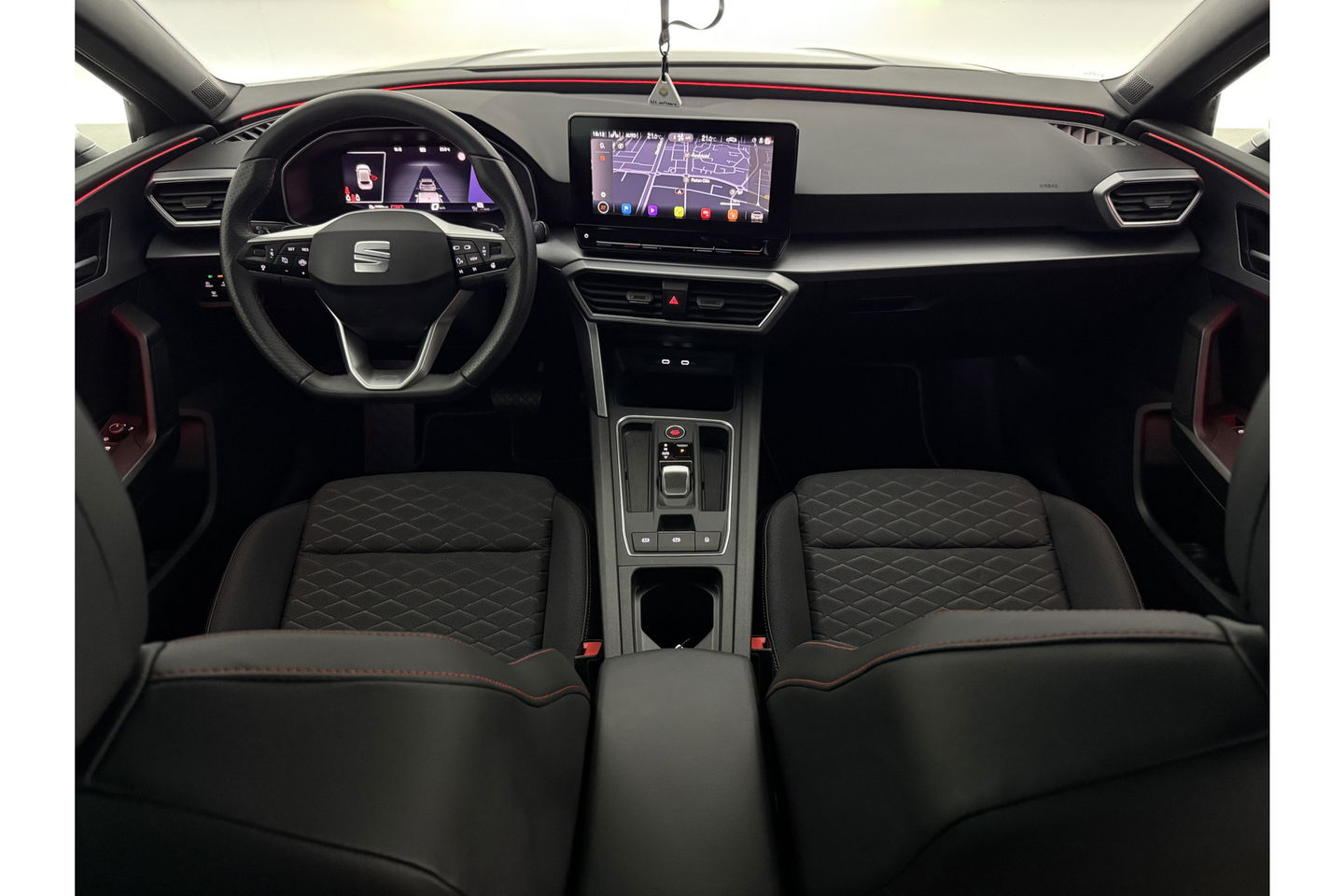 SEAT Leon 1.5 eTSI FR Launch Edition 150PK Sfeer LED Clima Cruise Carplay Camera Virtual Navi PDC 17"LMV