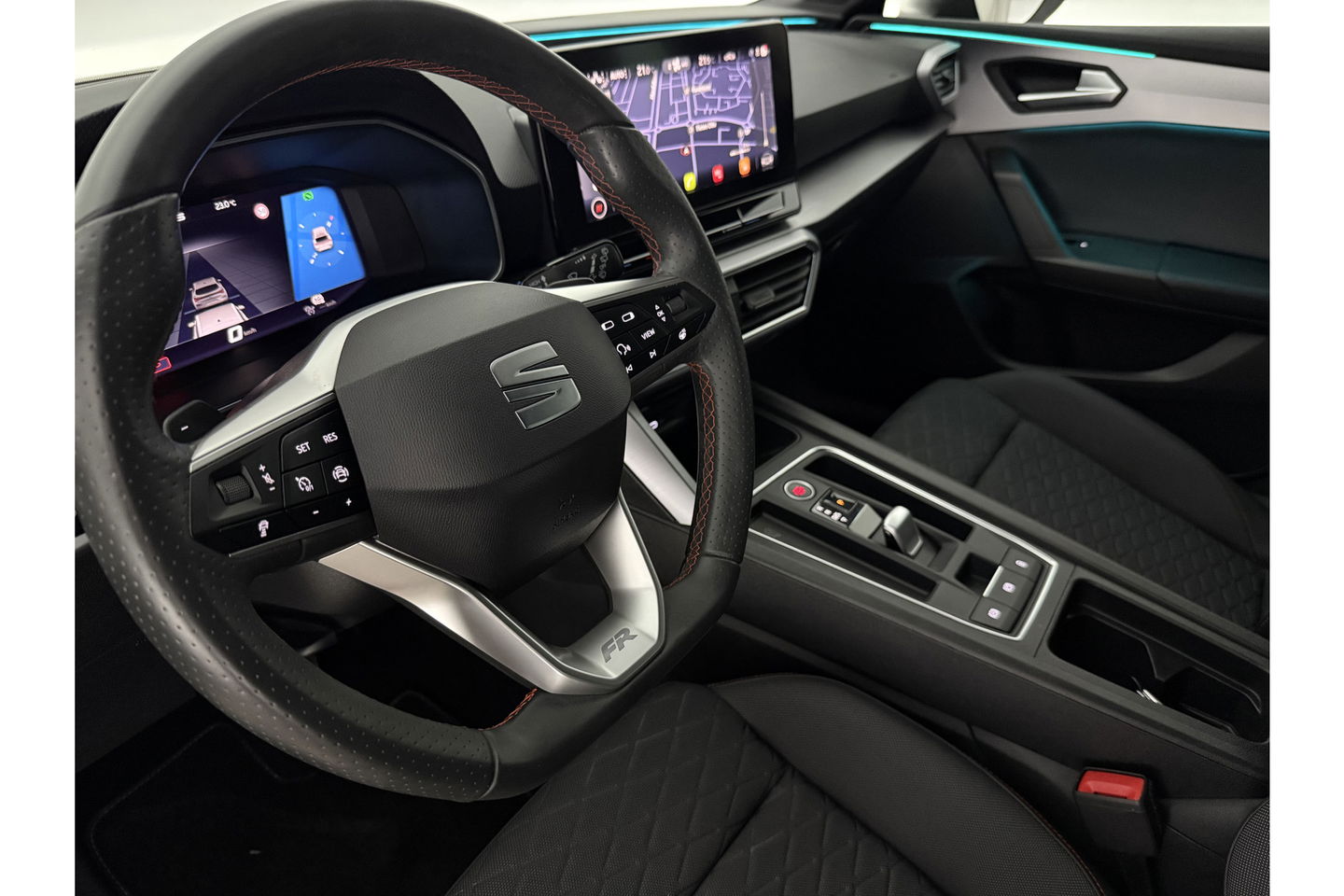 SEAT Leon 1.5 eTSI FR Launch Edition 150PK Sfeer LED Clima Cruise Carplay Camera Virtual Navi PDC 17"LMV