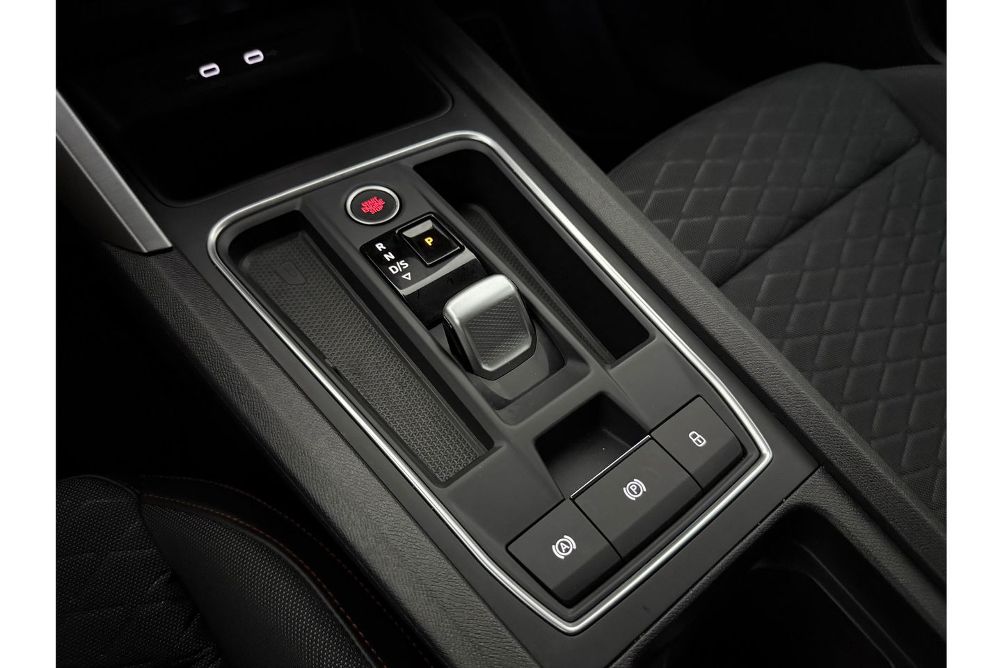 SEAT Leon 1.5 eTSI FR Launch Edition 150PK Sfeer LED Clima Cruise Carplay Camera Virtual Navi PDC 17"LMV