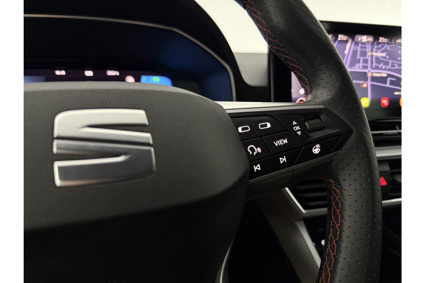 SEAT Leon 1.5 eTSI FR Launch Edition 150PK Sfeer LED Clima Cruise Carplay Camera Virtual Navi PDC 17"LMV