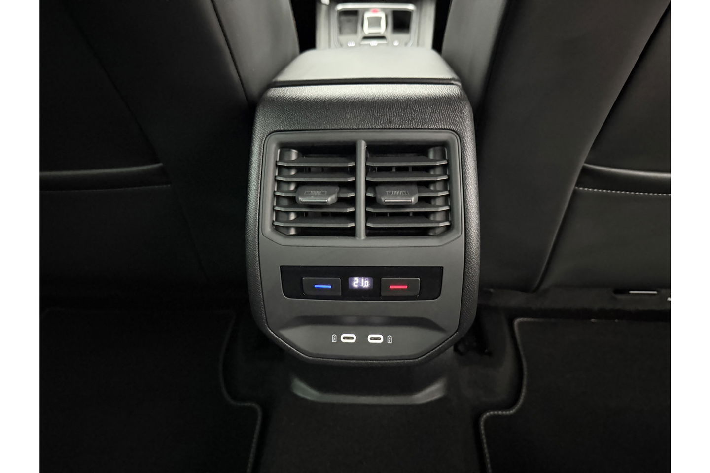 SEAT Leon 1.5 eTSI FR Launch Edition 150PK Sfeer LED Clima Cruise Carplay Camera Virtual Navi PDC 17"LMV