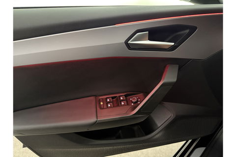 SEAT Leon 1.5 eTSI FR Launch Edition 150PK Sfeer LED Clima Cruise Carplay Camera Virtual Navi PDC 17"LMV