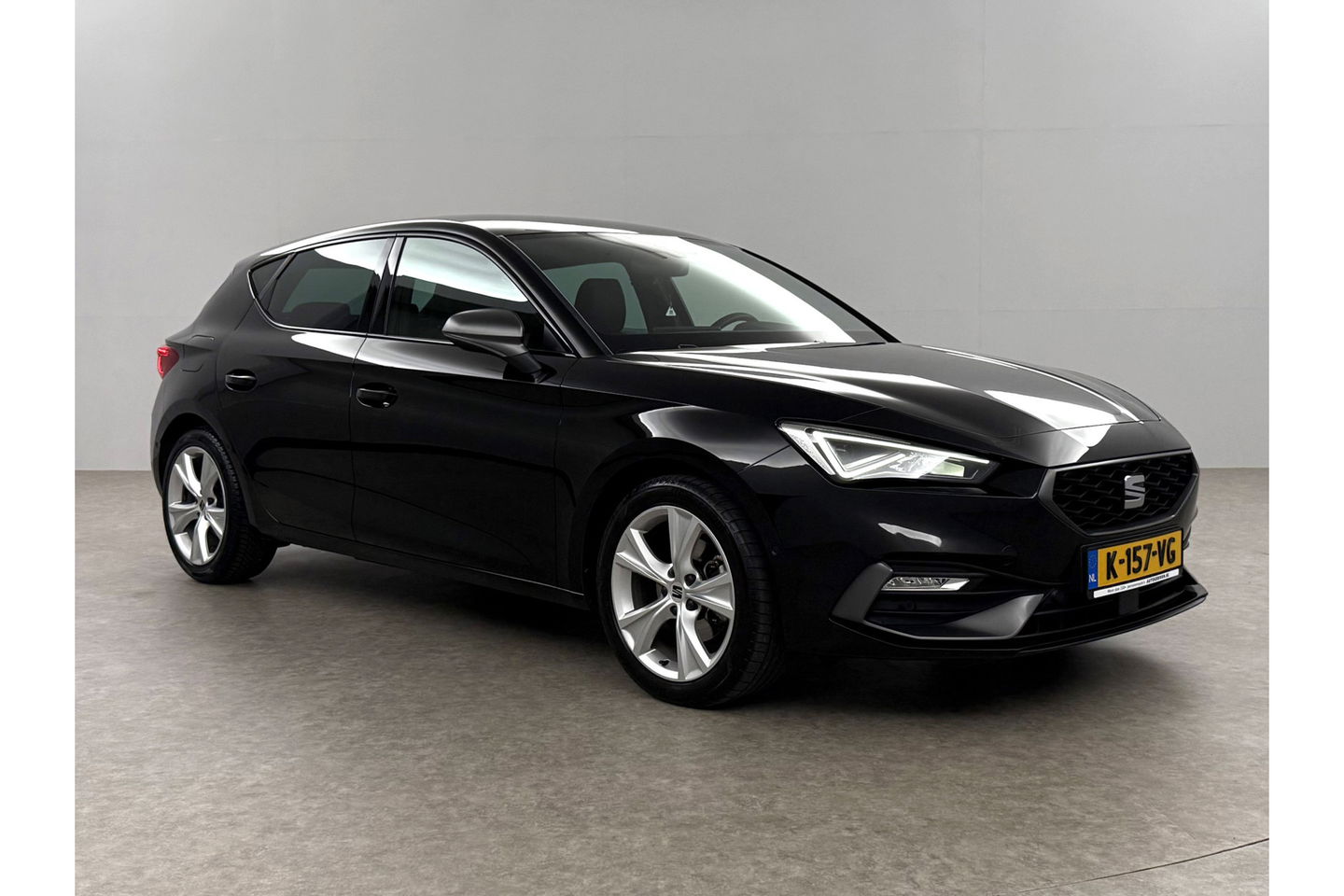 SEAT Leon 1.5 eTSI FR Launch Edition 150PK Sfeer LED Clima Cruise Carplay Camera Virtual Navi PDC 17"LMV