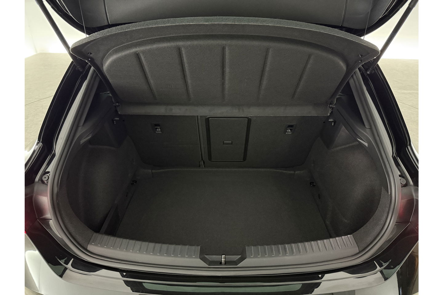 SEAT Leon 1.5 eTSI FR Launch Edition 150PK Sfeer LED Clima Cruise Carplay Camera Virtual Navi PDC 17"LMV
