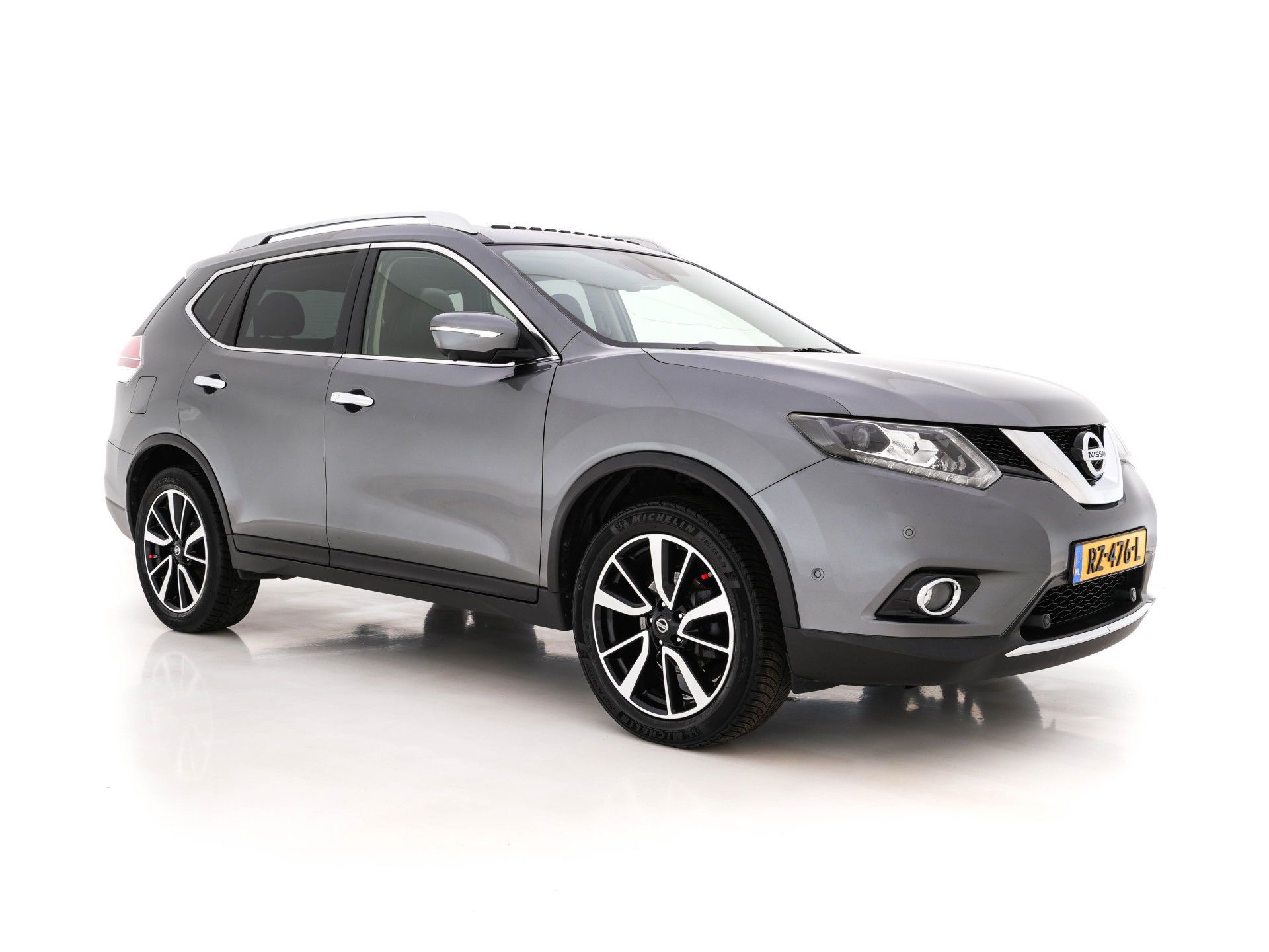 Nissan X-Trail 1.6 dCi Tekna Aut. *PANO | LUXURY-LEATHER | LED-LIGHTS | TOP-VIEW | JBL-AUDIO | BLINDSPOT | KEYLESS | HEATED-COMFORT-SEATS | NAVI-FULLMAP | 19''ALU*