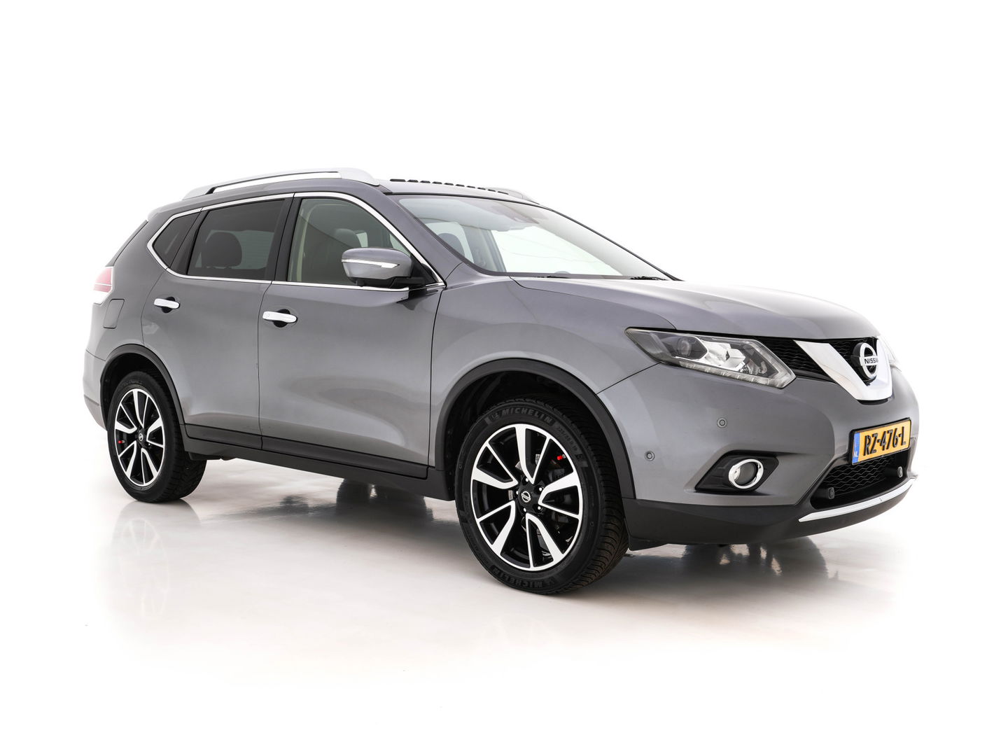 Nissan X-Trail 1.6 dCi Tekna Aut. *PANO | LUXURY-LEATHER | LED-LIGHTS | TOP-VIEW | JBL-AUDIO | BLINDSPOT | KEYLESS | HEATED-COMFORT-SEATS | NAVI-FULLMAP | 19''ALU*
