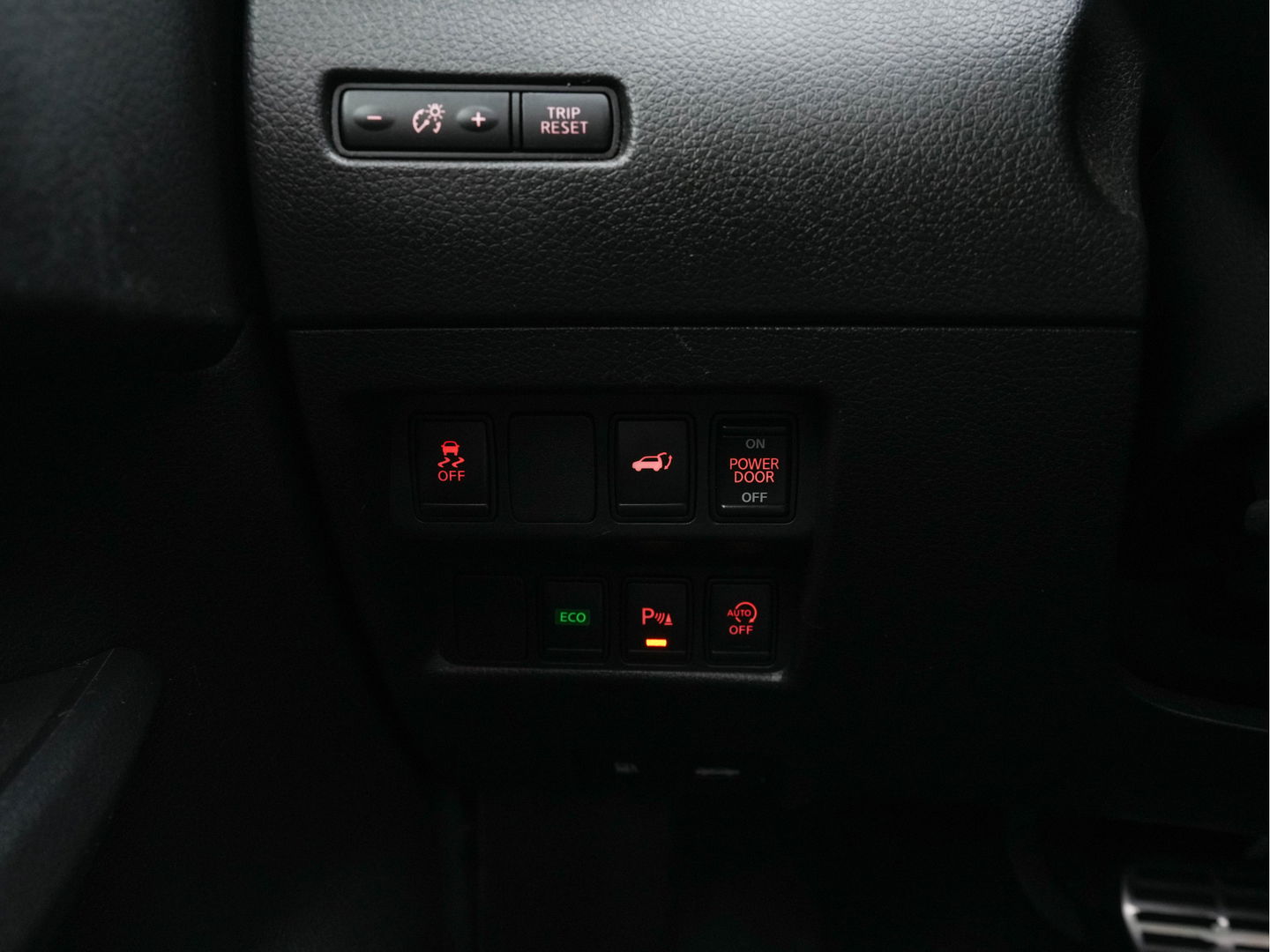 Nissan X-Trail 1.6 dCi Tekna Aut. *PANO | LUXURY-LEATHER | LED-LIGHTS | TOP-VIEW | JBL-AUDIO | BLINDSPOT | KEYLESS | HEATED-COMFORT-SEATS | NAVI-FULLMAP | 19''ALU*