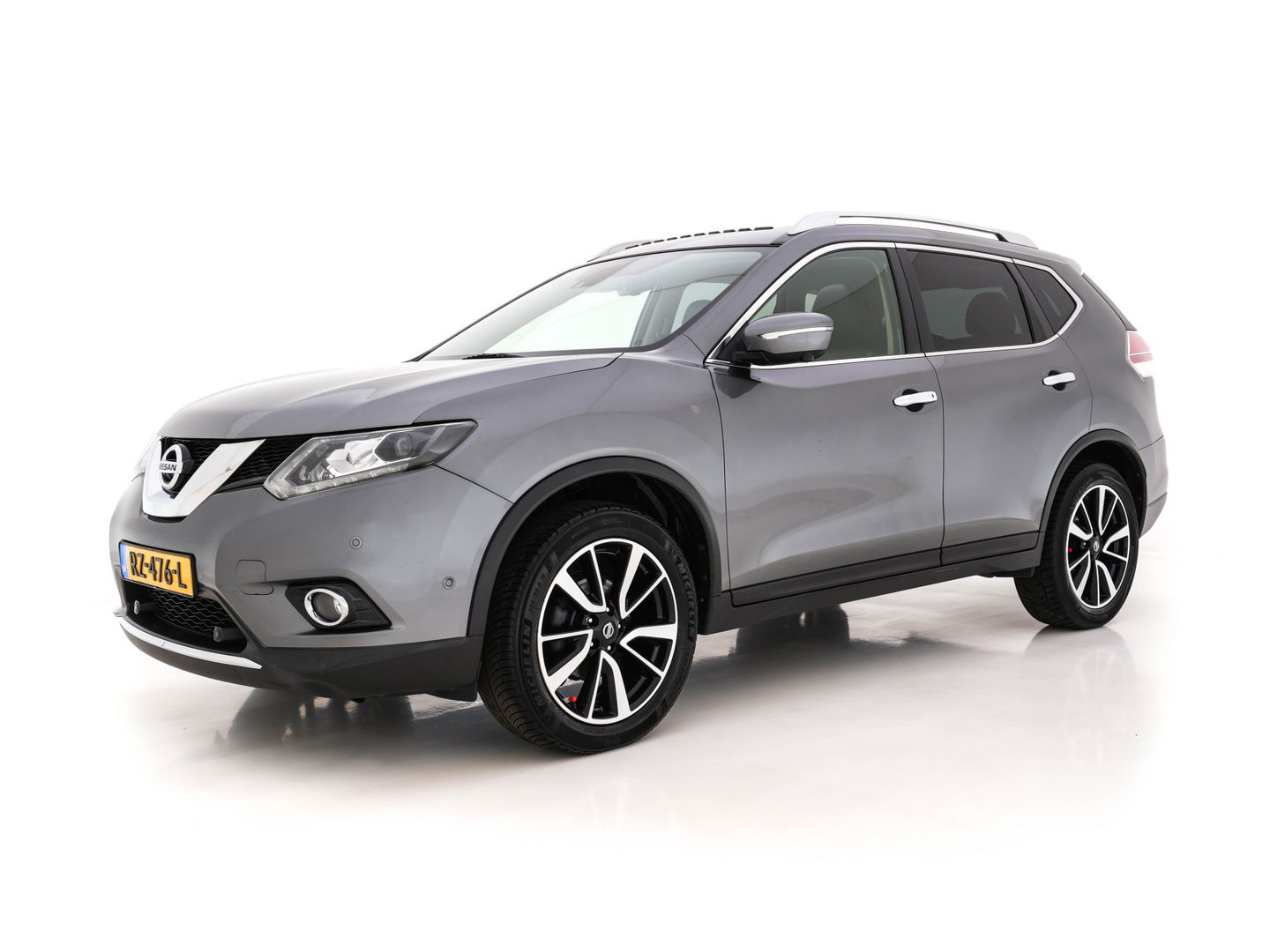Nissan X-Trail 1.6 dCi Tekna Aut. *PANO | LUXURY-LEATHER | LED-LIGHTS | TOP-VIEW | JBL-AUDIO | BLINDSPOT | KEYLESS | HEATED-COMFORT-SEATS | NAVI-FULLMAP | 19''ALU*