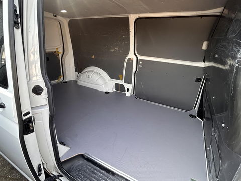 Volkswagen Transporter 2.0TDI L2H1 | 2x Schuifdeur | 18 inch LMV | Stoelverwarming