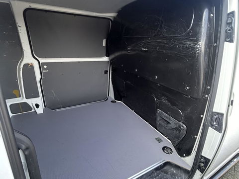 Volkswagen Transporter 2.0TDI L2H1 | 2x Schuifdeur | 18 inch LMV | Stoelverwarming