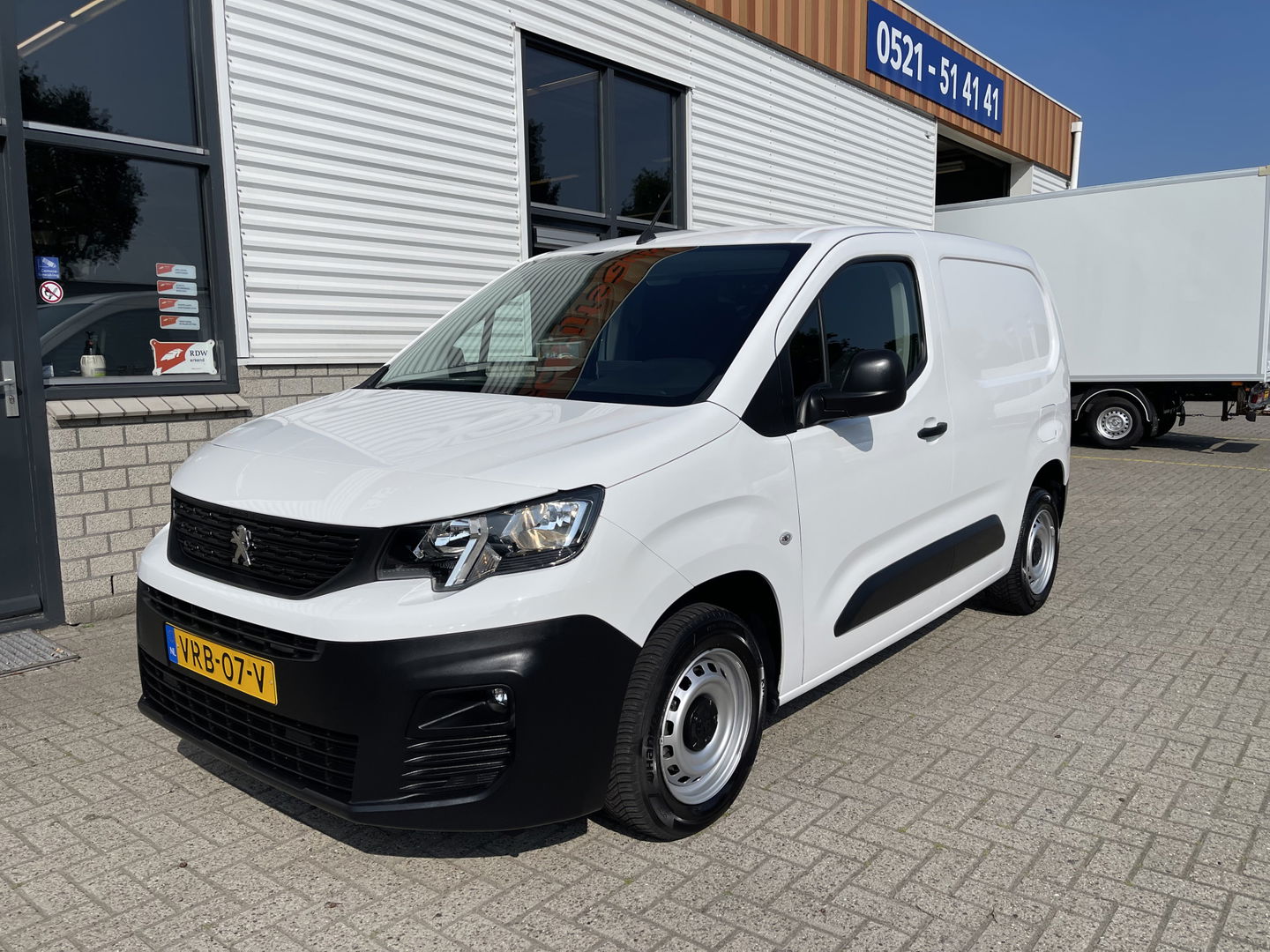 Peugeot Partner 1.5 BlueHDI Premium / vaste prijs rijklaar € 12.450 ex btw / lease vanaf € 210 / Apple Carplay Android Auo / airco / cruise / armsteun / euro 6 diesel / bpm vrij !