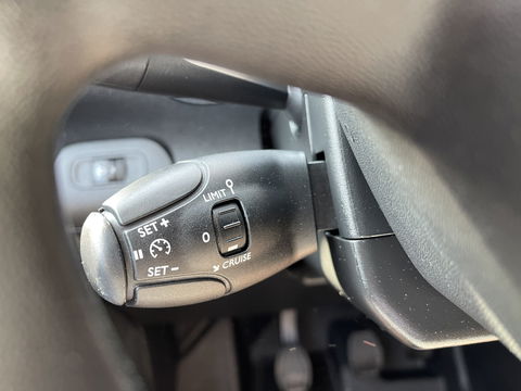 Peugeot Partner 1.5 BlueHDI Premium / vaste prijs rijklaar € 12.450 ex btw / lease vanaf € 210 / Apple Carplay Android Auo / airco / cruise / armsteun / euro 6 diesel / bpm vrij !