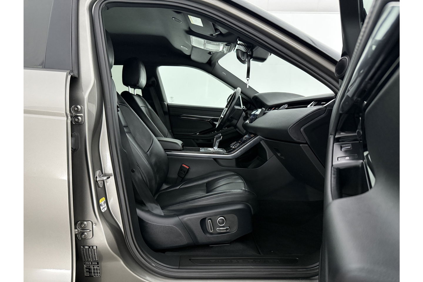Land Rover Range Rover Evoque 1.5 P300E AWD 309PK R-Dynamic S 360 Camera LED Carplay Trekhaak Navigatie Virtual Leder PDC 20"LMV