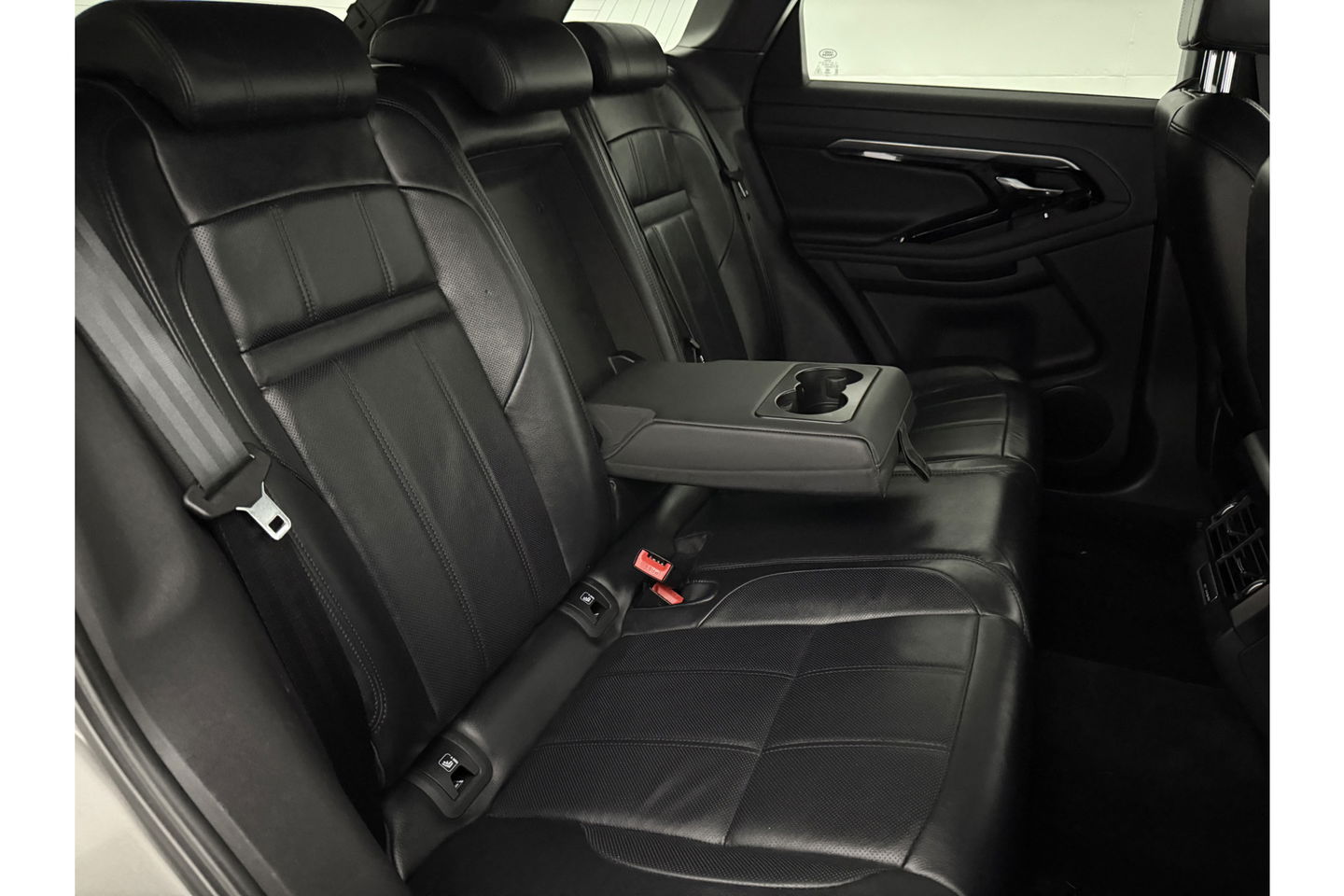 Land Rover Range Rover Evoque 1.5 P300E AWD 309PK R-Dynamic S 360 Camera LED Carplay Trekhaak Navigatie Virtual Leder PDC 20"LMV