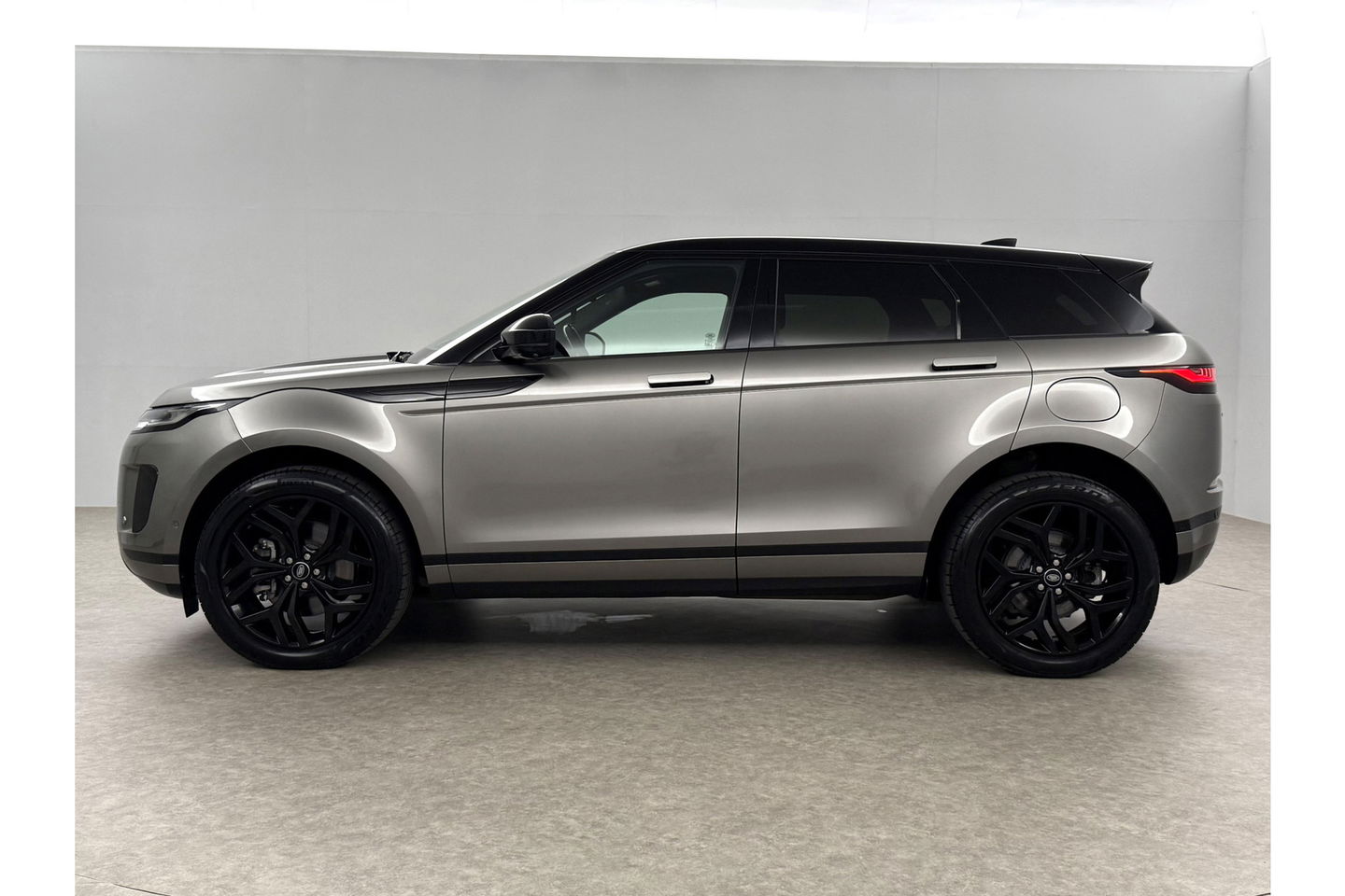 Land Rover Range Rover Evoque 1.5 P300E AWD 309PK R-Dynamic S 360 Camera LED Carplay Trekhaak Navigatie Virtual Leder PDC 20"LMV