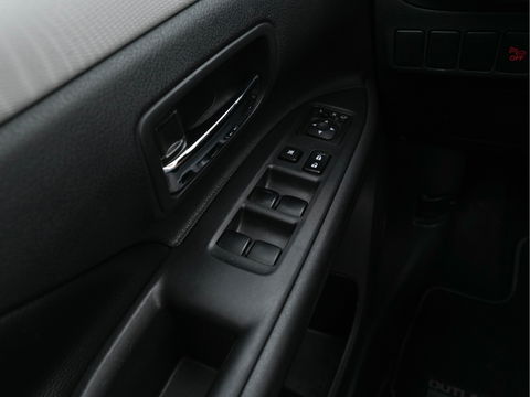 Mitsubishi Outlander 2.0 PHEV Instyle AWD Aut. *PANO | XENON | LUXURY-LEATHER | NAVI-FULLMAP | DAB+ | KEYLESS | CAMERA | HEATED-COMFORTSEATS | ROCKFORD-AUDIO | ECC | SHIFT-PADDLES | LANE-ASSIST | CRUISE | TOWBAR | 18"ALU*