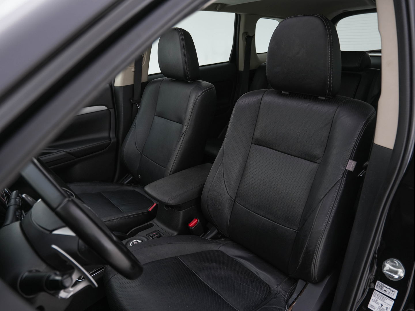 Mitsubishi Outlander 2.0 PHEV Instyle AWD Aut. *PANO | XENON | LUXURY-LEATHER | NAVI-FULLMAP | DAB+ | KEYLESS | CAMERA | HEATED-COMFORTSEATS | ROCKFORD-AUDIO | ECC | SHIFT-PADDLES | LANE-ASSIST | CRUISE | TOWBAR | 18"ALU*