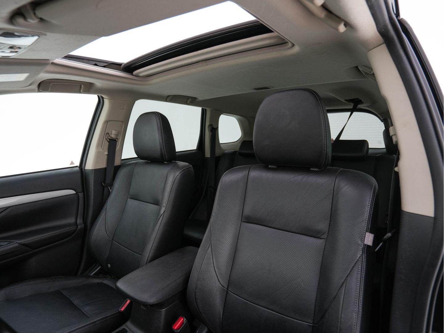 Mitsubishi Outlander 2.0 PHEV Instyle AWD Aut. *PANO | XENON | LUXURY-LEATHER | NAVI-FULLMAP | DAB+ | KEYLESS | CAMERA | HEATED-COMFORTSEATS | ROCKFORD-AUDIO | ECC | SHIFT-PADDLES | LANE-ASSIST | CRUISE | TOWBAR | 18"ALU*