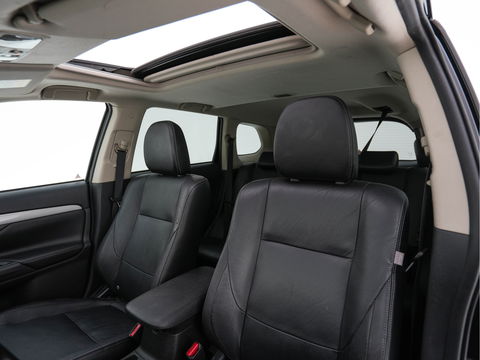 Mitsubishi Outlander 2.0 PHEV Instyle AWD Aut. *PANO | XENON | LUXURY-LEATHER | NAVI-FULLMAP | DAB+ | KEYLESS | CAMERA | HEATED-COMFORTSEATS | ROCKFORD-AUDIO | ECC | SHIFT-PADDLES | LANE-ASSIST | CRUISE | TOWBAR | 18"ALU*