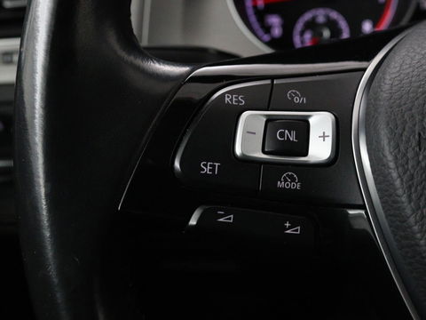 Volkswagen Golf 1.0 TSI Business Edition Connected | Camera | Cruise control | Carplay | Climate control | Navigatie | Bleutooth