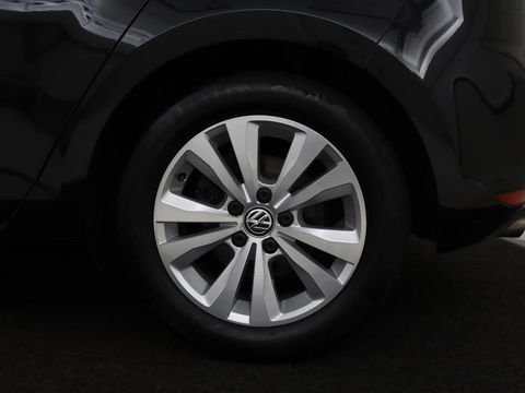 Volkswagen Golf 1.0 TSI Business Edition Connected | Camera | Cruise control | Carplay | Climate control | Navigatie | Bleutooth