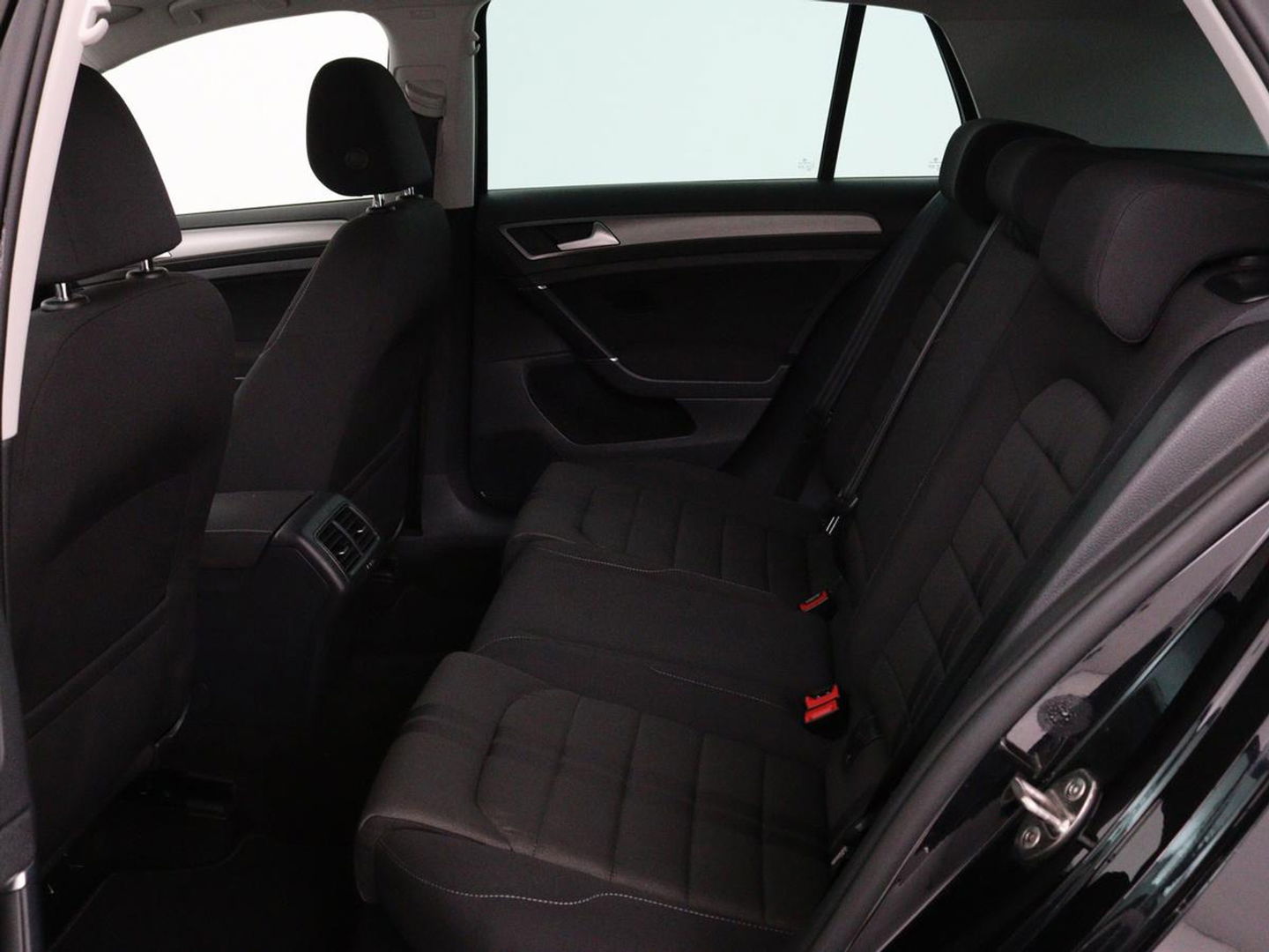 Volkswagen Golf 1.0 TSI Business Edition Connected | Camera | Cruise control | Carplay | Climate control | Navigatie | Bleutooth