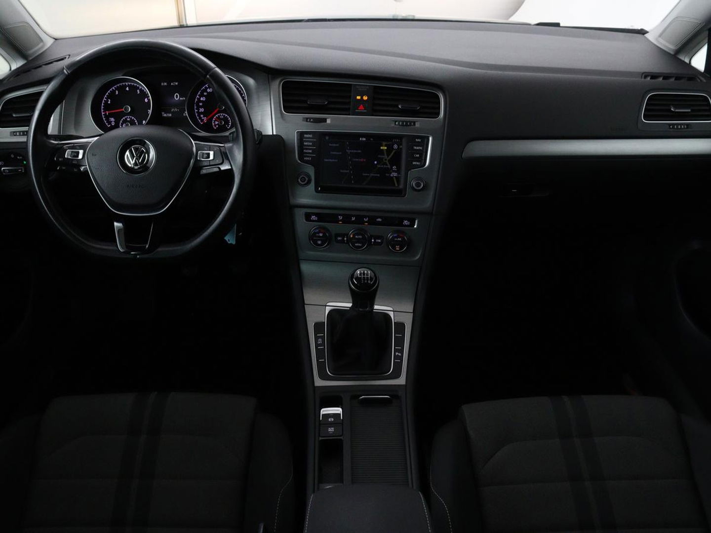 Volkswagen Golf 1.0 TSI Business Edition Connected | Camera | Cruise control | Carplay | Climate control | Navigatie | Bleutooth
