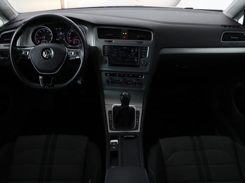 Volkswagen Golf 1.0 TSI Business Edition Connected | Camera | Cruise control | Carplay | Climate control | Navigatie | Bleutooth