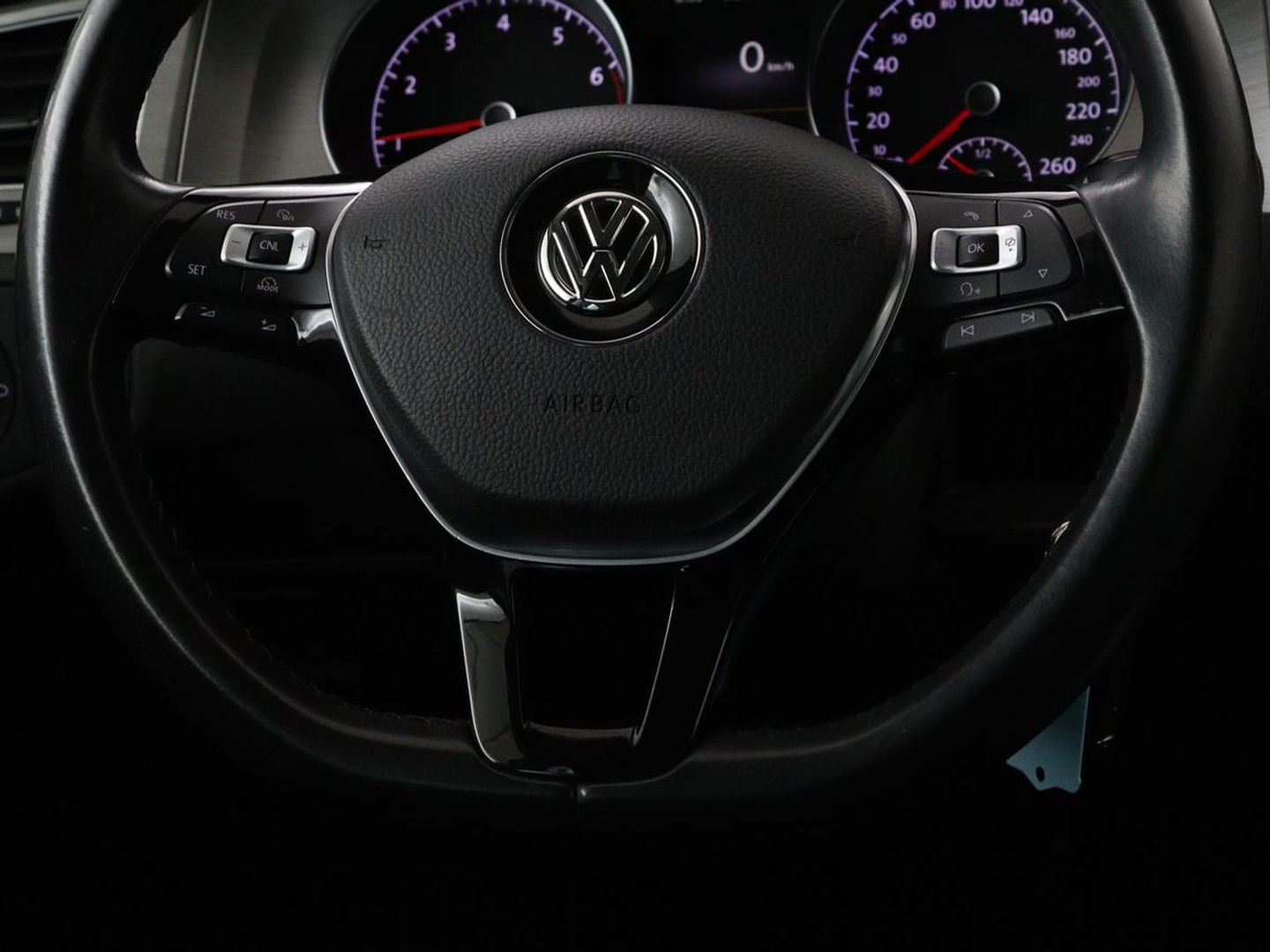 Volkswagen Golf 1.0 TSI Business Edition Connected | Camera | Cruise control | Carplay | Climate control | Navigatie | Bleutooth