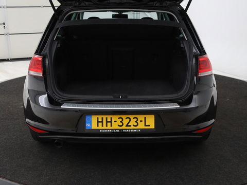 Volkswagen Golf 1.0 TSI Business Edition Connected | Camera | Cruise control | Carplay | Climate control | Navigatie | Bleutooth