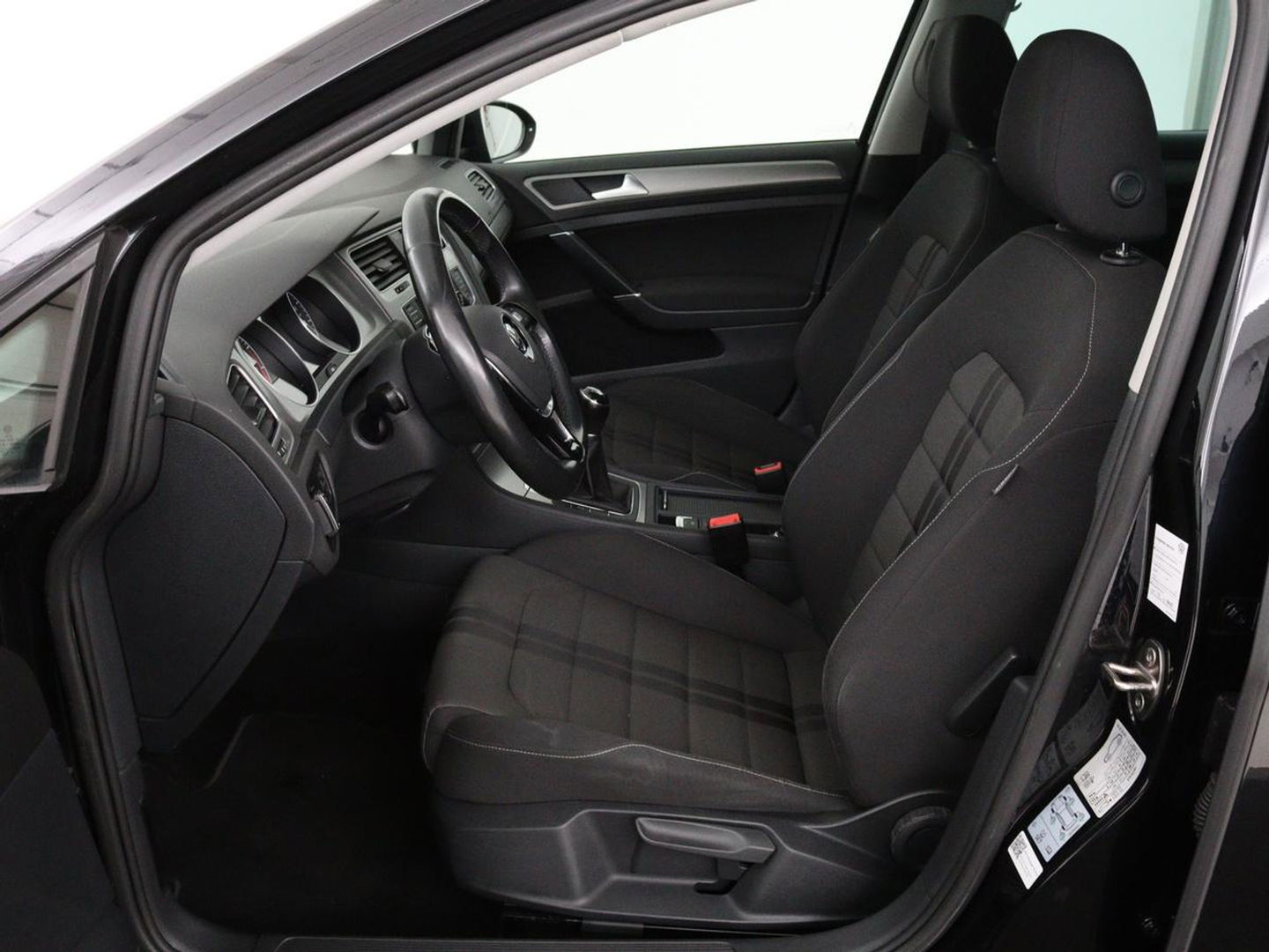 Volkswagen Golf 1.0 TSI Business Edition Connected | Camera | Cruise control | Carplay | Climate control | Navigatie | Bleutooth