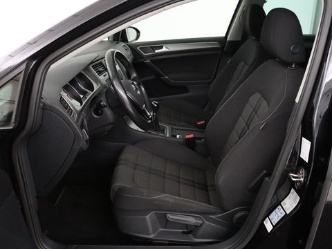 Volkswagen Golf 1.0 TSI Business Edition Connected | Camera | Cruise control | Carplay | Climate control | Navigatie | Bleutooth