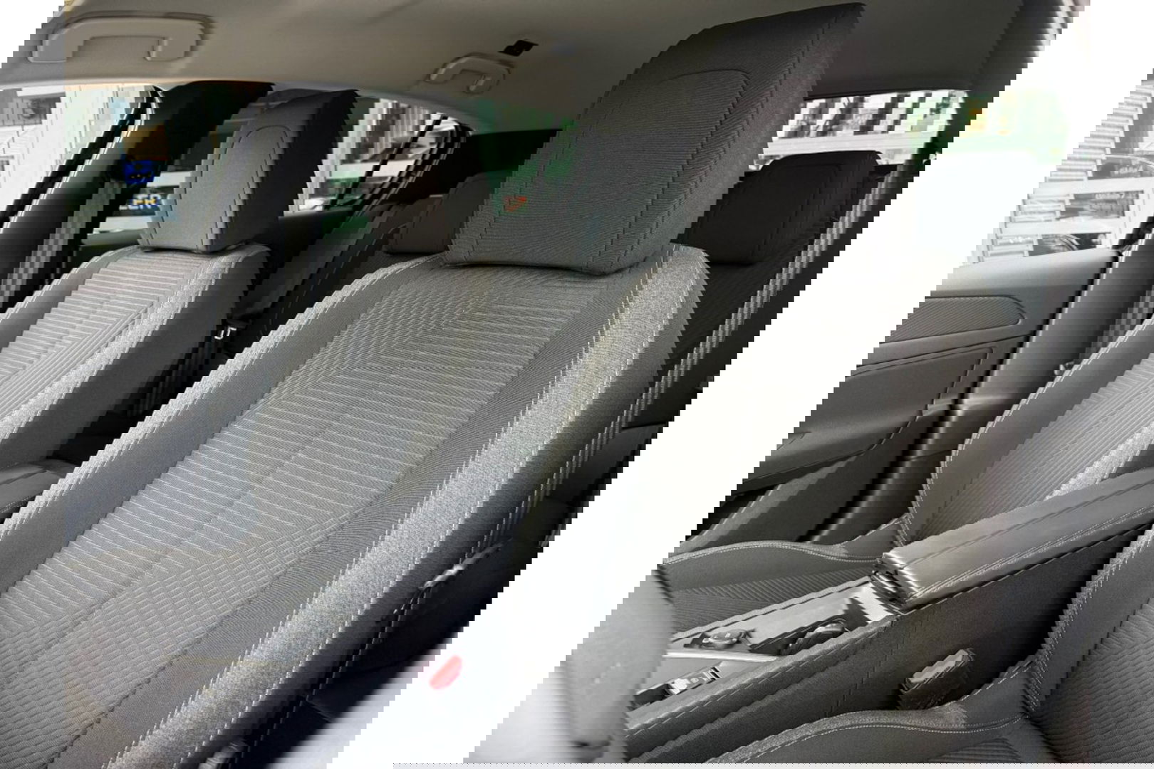 Peugeot 308 1.2 PURETECH 110PK ALLUREPACK CLIMA NAVI CARPLAY PDC.
