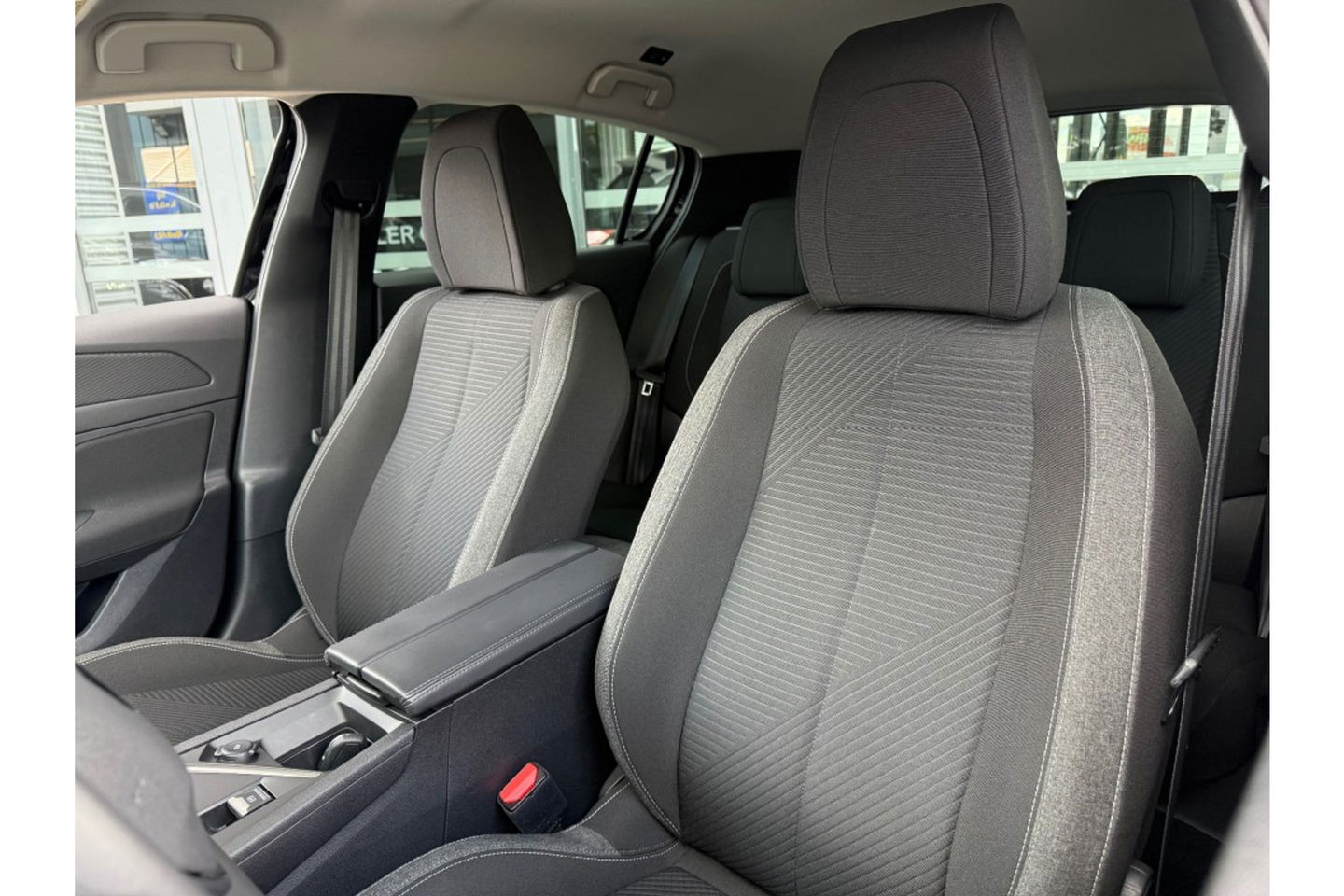Peugeot 308 1.2 PURETECH 110PK ALLUREPACK CLIMA NAVI CARPLAY PDC.