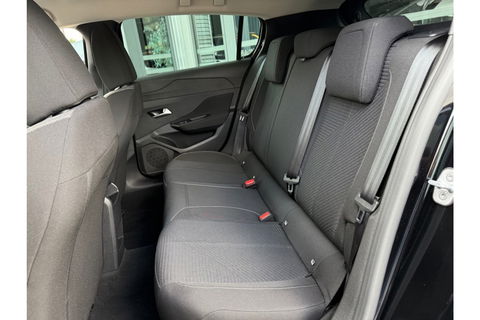 Peugeot 308 1.2 PURETECH 110PK ALLUREPACK CLIMA NAVI CARPLAY PDC.