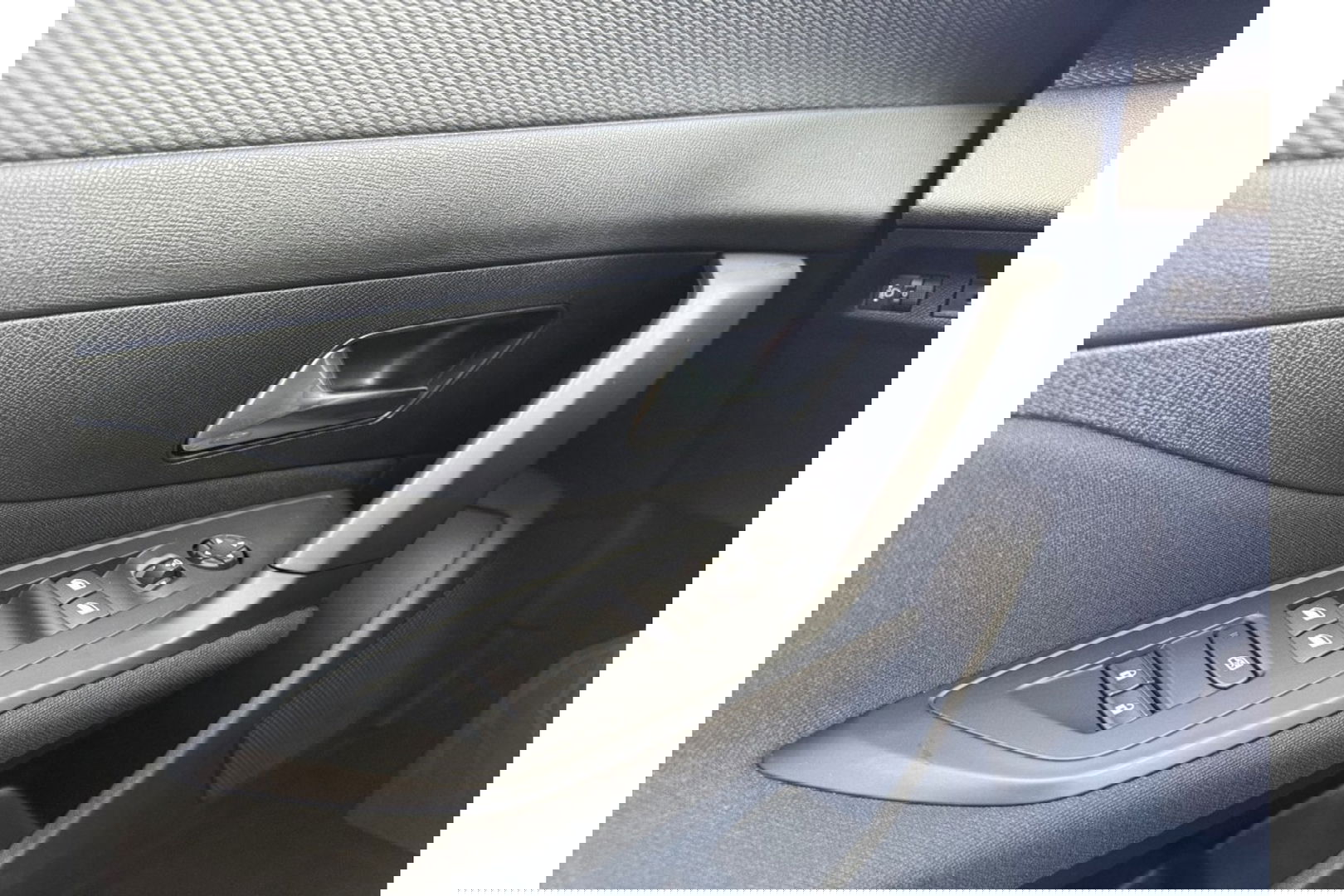 Peugeot 308 1.2 PURETECH 110PK ALLUREPACK CLIMA NAVI CARPLAY PDC.