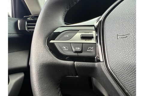 Peugeot 308 1.2 PURETECH 110PK ALLUREPACK CLIMA NAVI CARPLAY PDC.