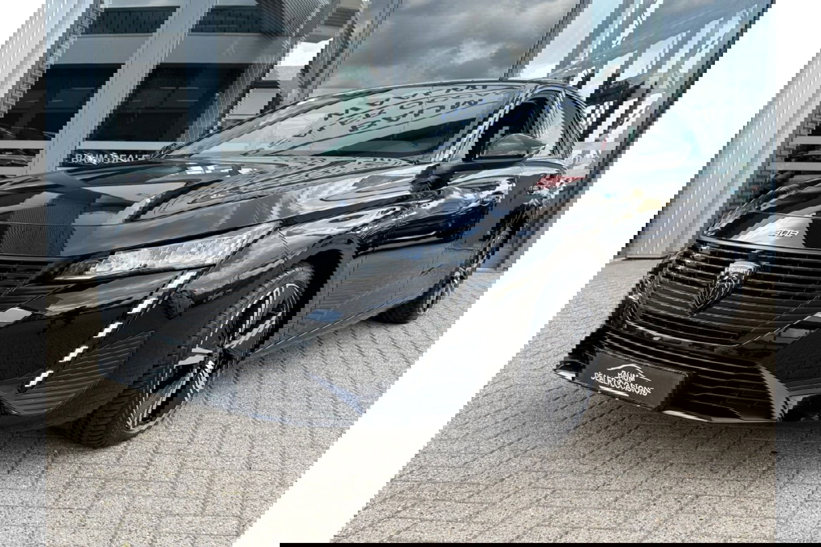 Peugeot 308 1.2 PURETECH 110PK ALLUREPACK CLIMA NAVI CARPLAY PDC.