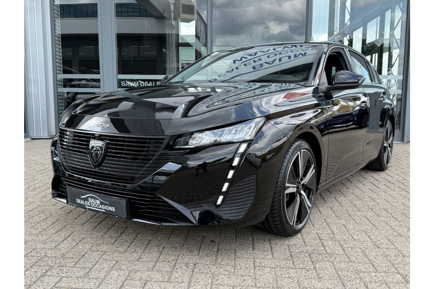 Peugeot 308 1.2 PURETECH 110PK ALLUREPACK CLIMA NAVI CARPLAY PDC.