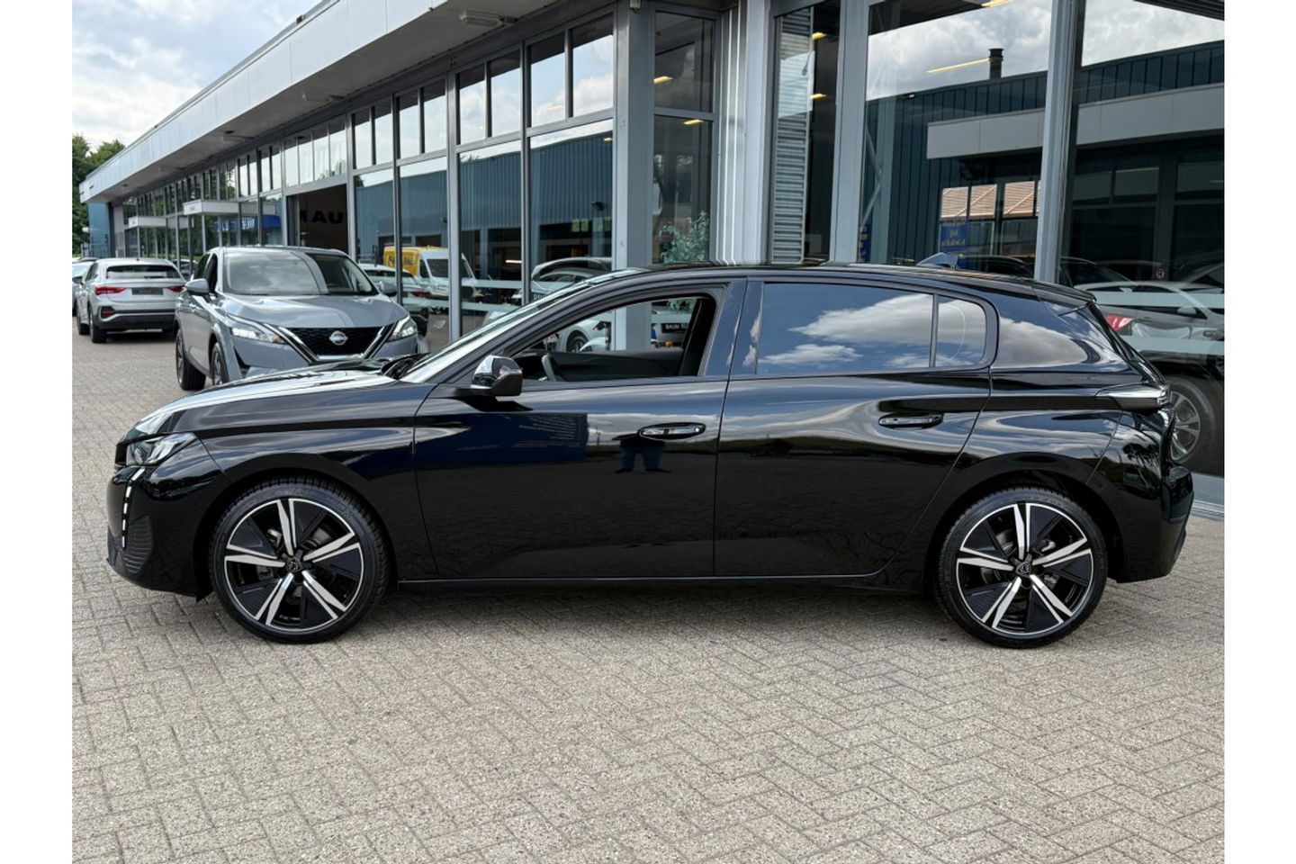 Peugeot 308 1.2 PURETECH 110PK ALLUREPACK CLIMA NAVI CARPLAY PDC.