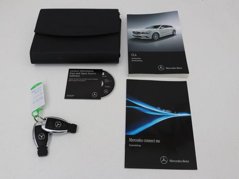 Mercedes-Benz CLA-Klasse Shooting Brake 200 OrangeArt Edition | Panoramadak | Camera | Stoelverwarming | Bleutooth | LMV 18 inch | LED | Cruise control | Alcantara
