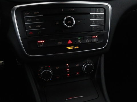Mercedes-Benz CLA-Klasse Shooting Brake 200 OrangeArt Edition | Panoramadak | Camera | Stoelverwarming | Bleutooth | LMV 18 inch | LED | Cruise control | Alcantara